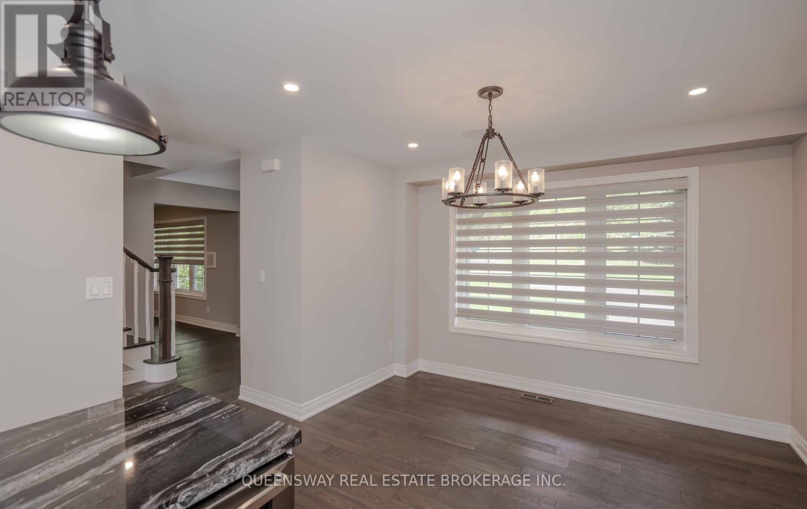 1841 Forest Valley Drive, Innisfil, Ontario  L9S 4A4 - Photo 10 - N12336721