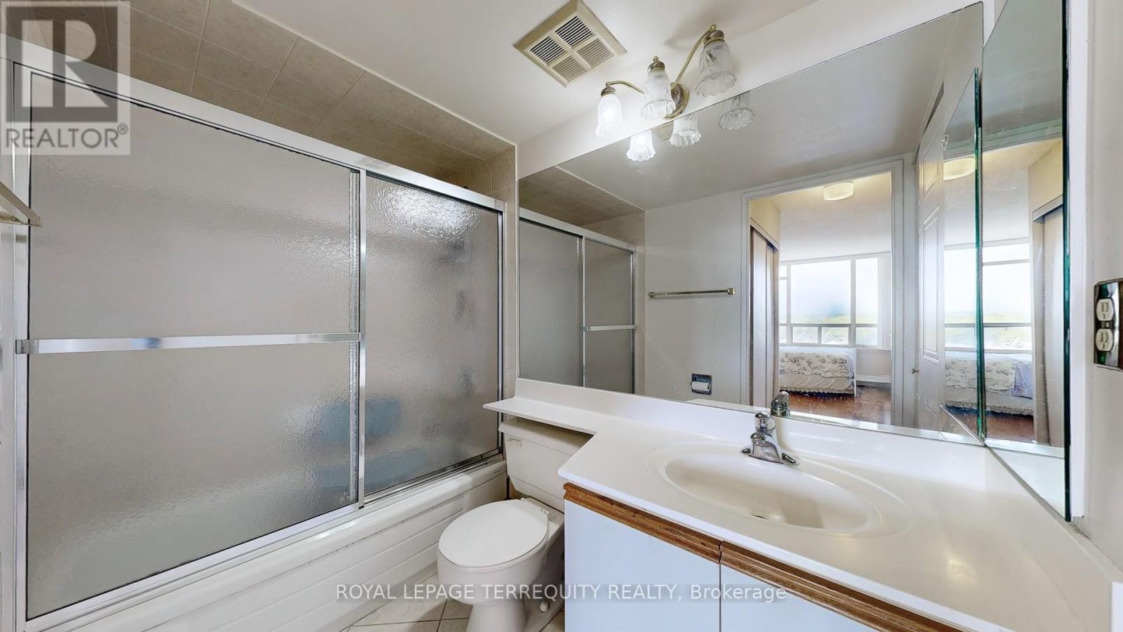 917 - 32 Clarissa Drive, Richmond Hill, Ontario  L4C 9R7 - Photo 14 - N12337199