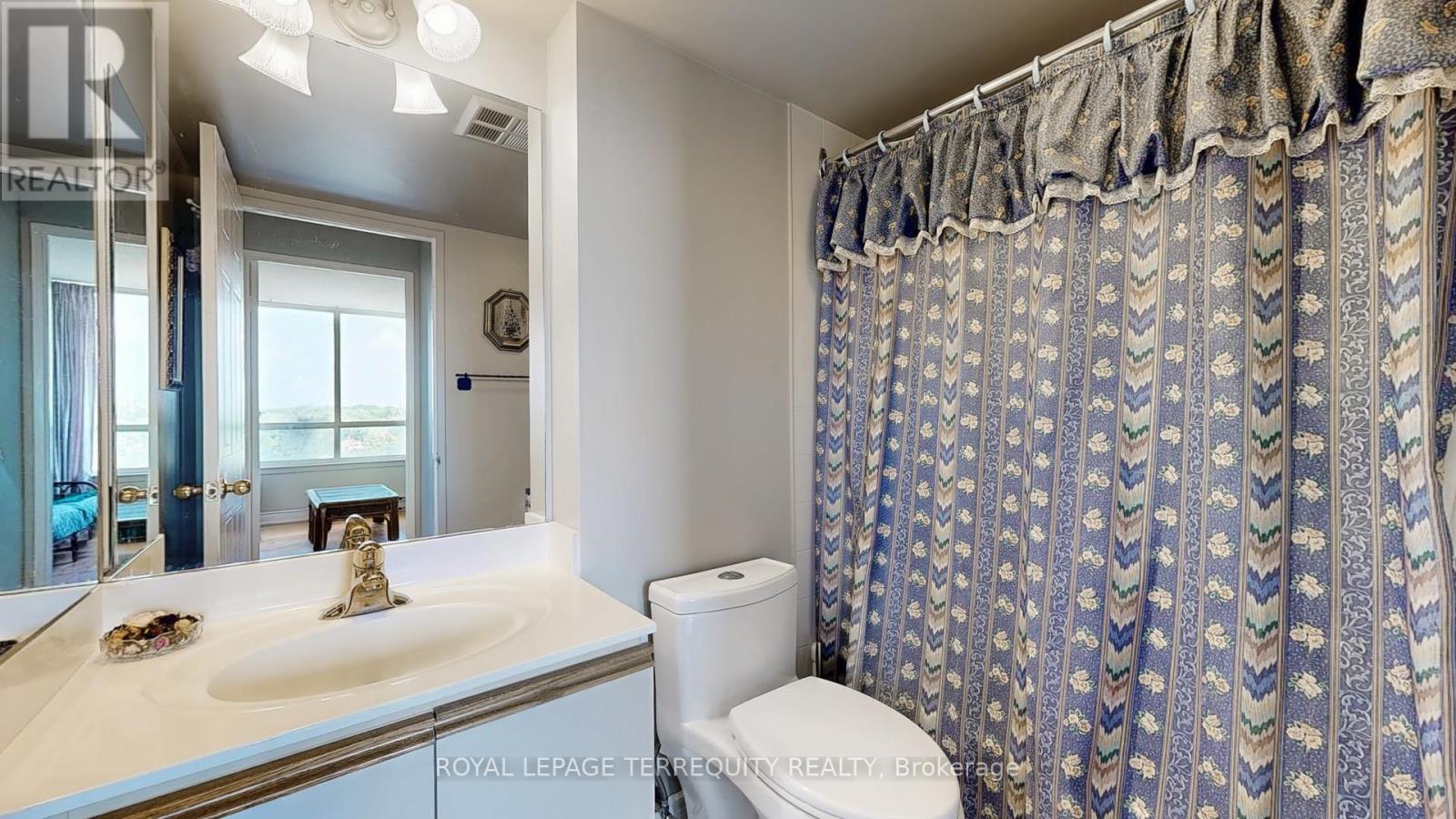 917 - 32 Clarissa Drive, Richmond Hill, Ontario  L4C 9R7 - Photo 13 - N12337199