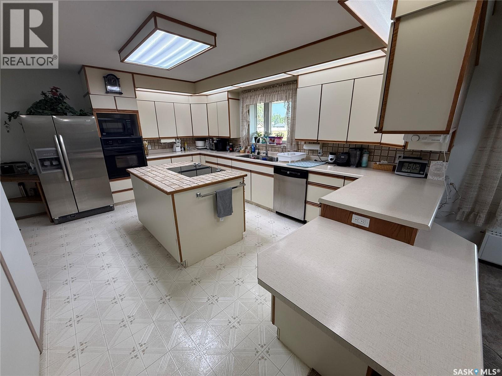 701 Adamson Crescent, Shellbrook, Saskatchewan  S0J 2E0 - Photo 4 - SK015342