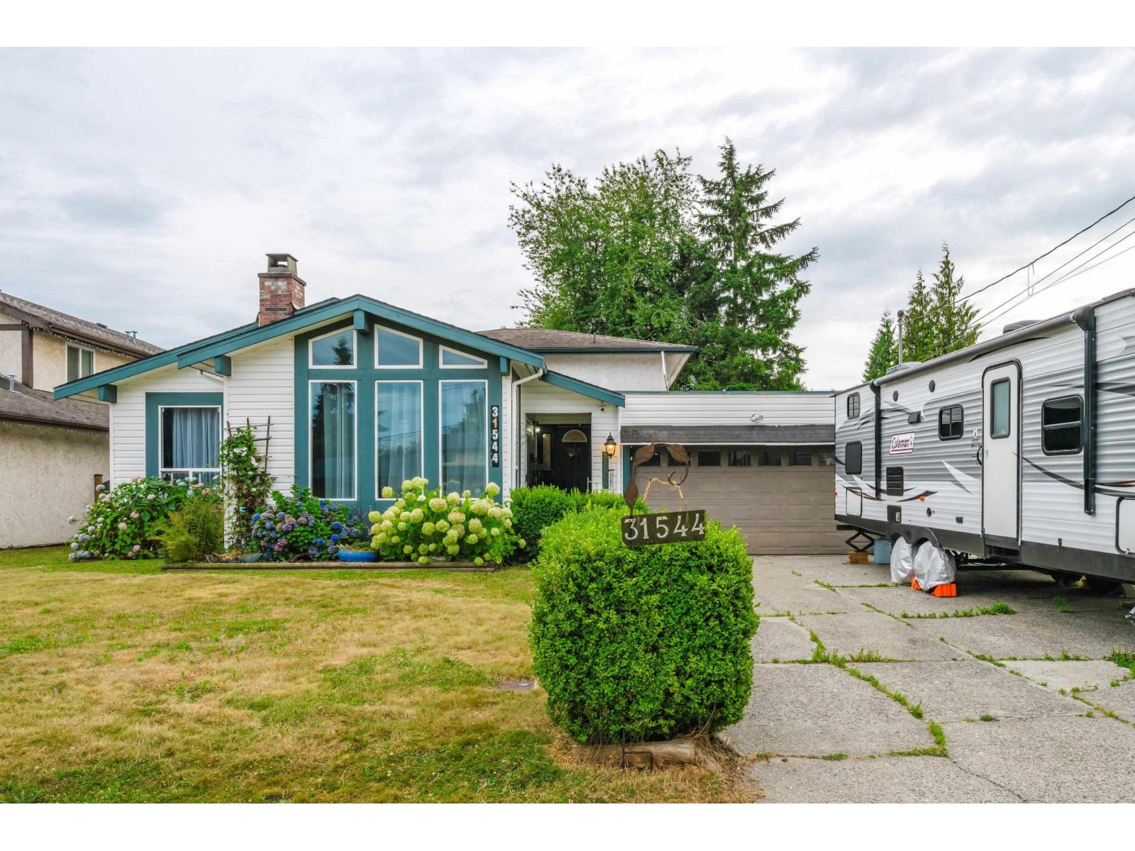 31544 Sunnyside Crescent, Abbotsford, British Columbia  V2T 4B3 - Photo 3 - R3035478