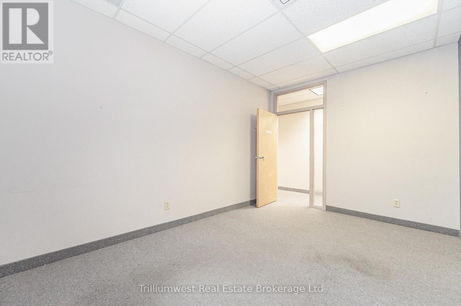 201 - 450 Speedvale Ave W Avenue, Guelph, Ontario  N1H 7Y6 - Photo 13 - X12338404