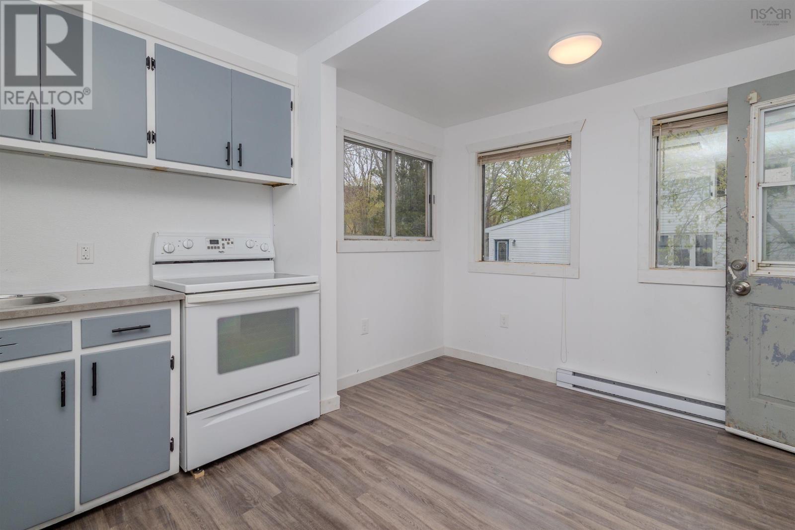 174 Brookland Street, Sydney, Nova Scotia  B1P 5B6 - Photo 4 - 202511679