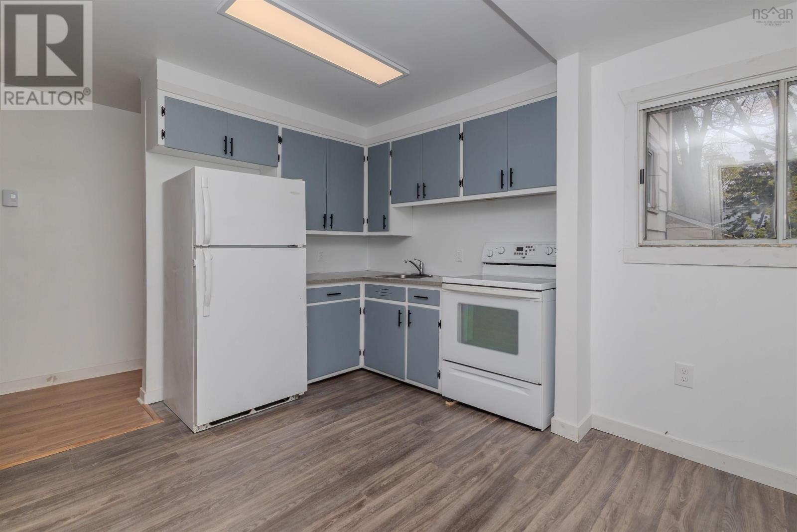 174 Brookland Street, Sydney, Nova Scotia  B1P 5B6 - Photo 3 - 202511679