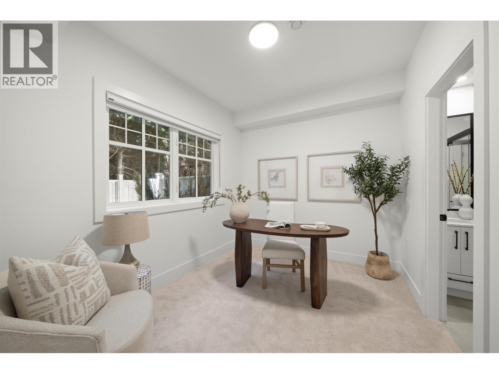 Property at 5 4829 48 AVENUE image 2