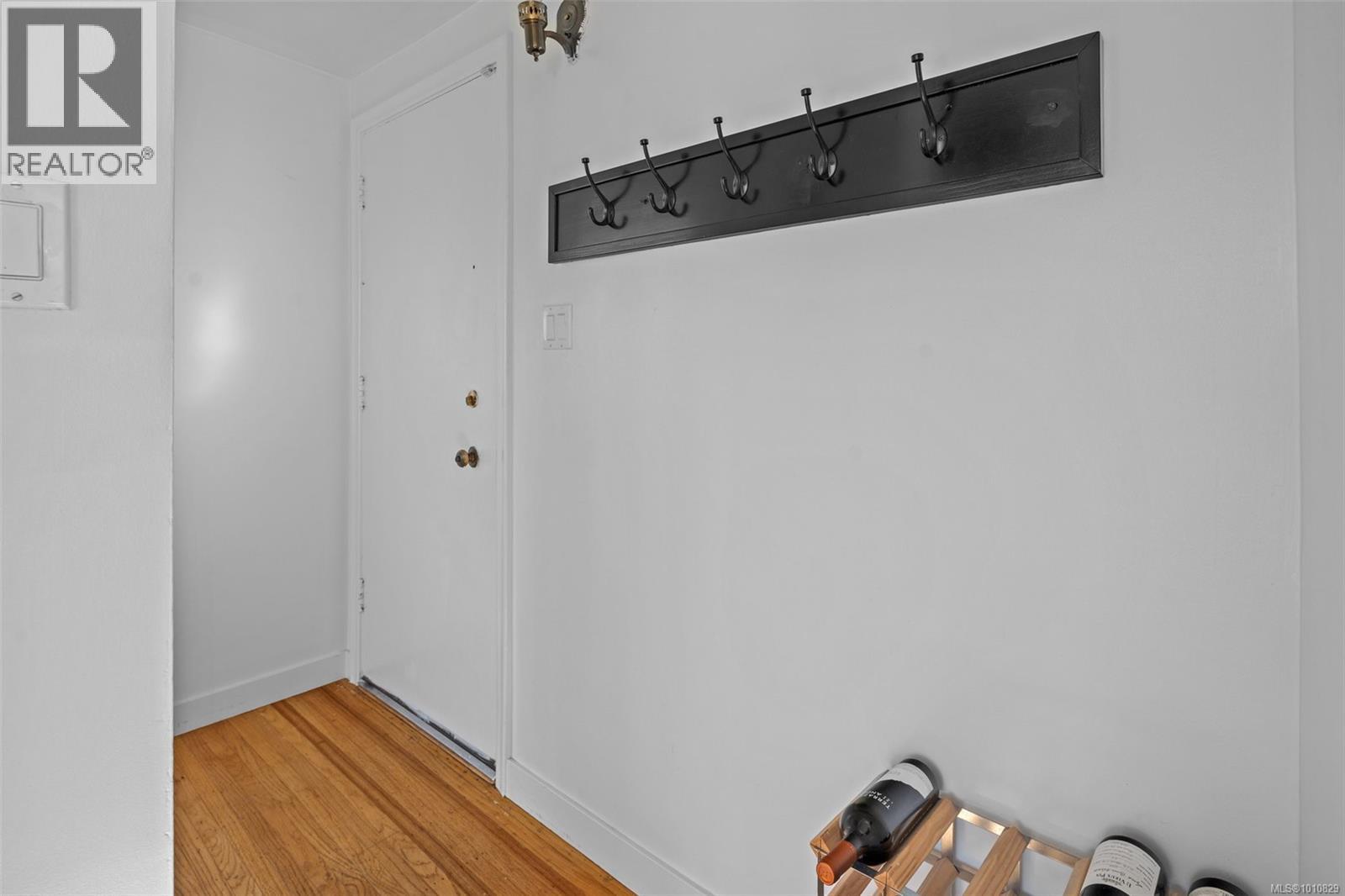Property at 4050 Nelthorpe St image 5