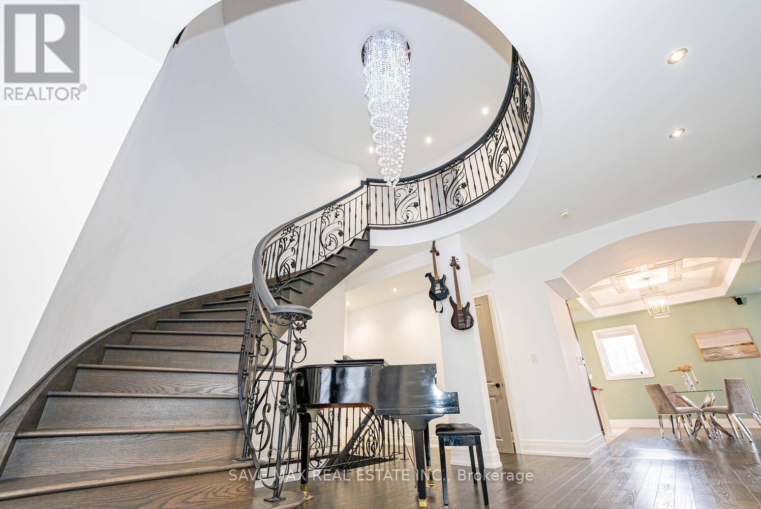 23 Hillcrest Avenue, Brampton, Ontario  L6W 1Y7 - Photo 10 - W12338403