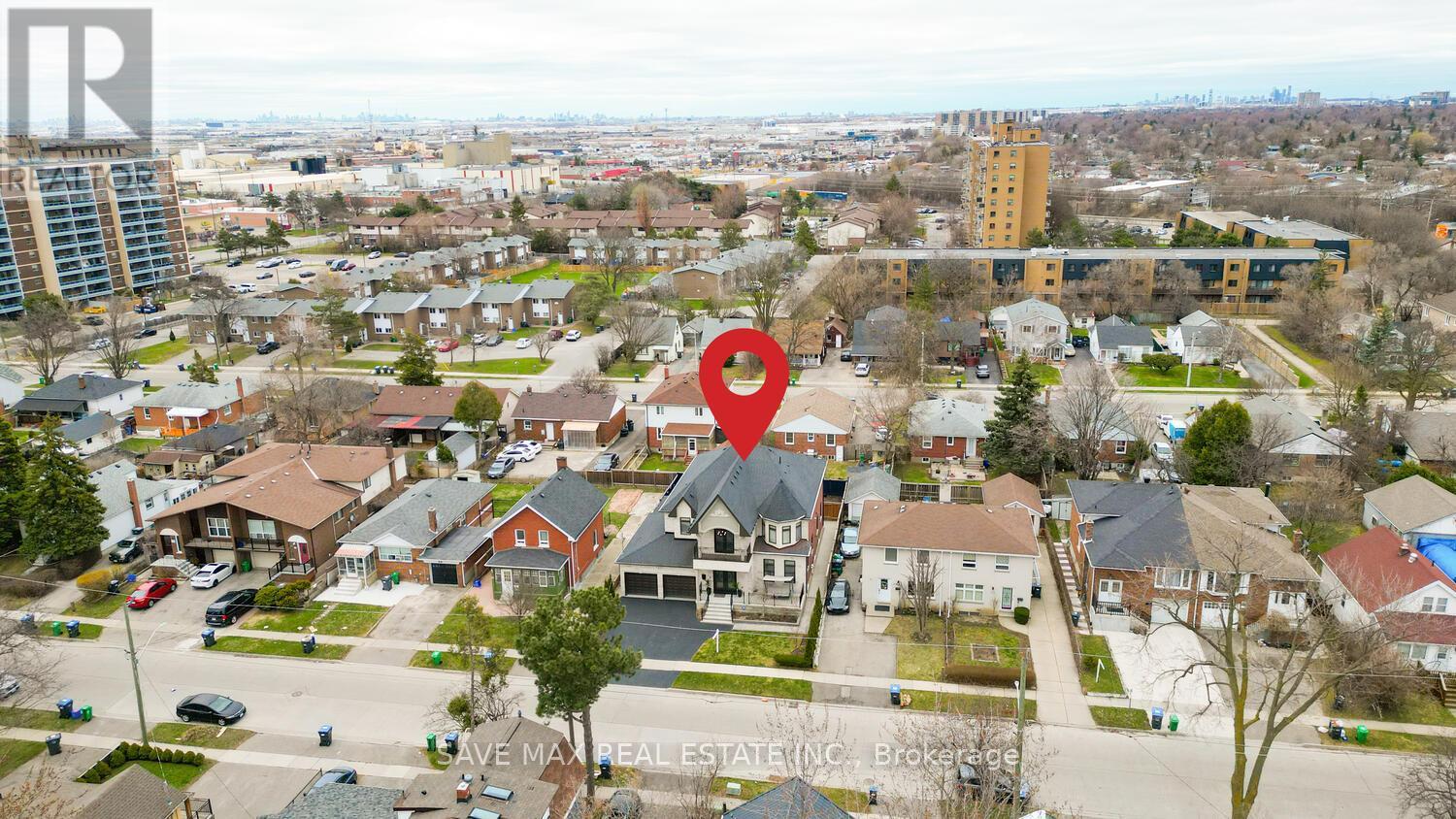 23 Hillcrest Avenue, Brampton, Ontario  L6W 1Y7 - Photo 2 - W12338403