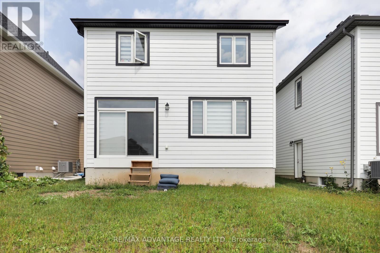 3038 Heardcreek Trail, London North, Ontario  N6G 2S7 - Photo 11 - X12338419