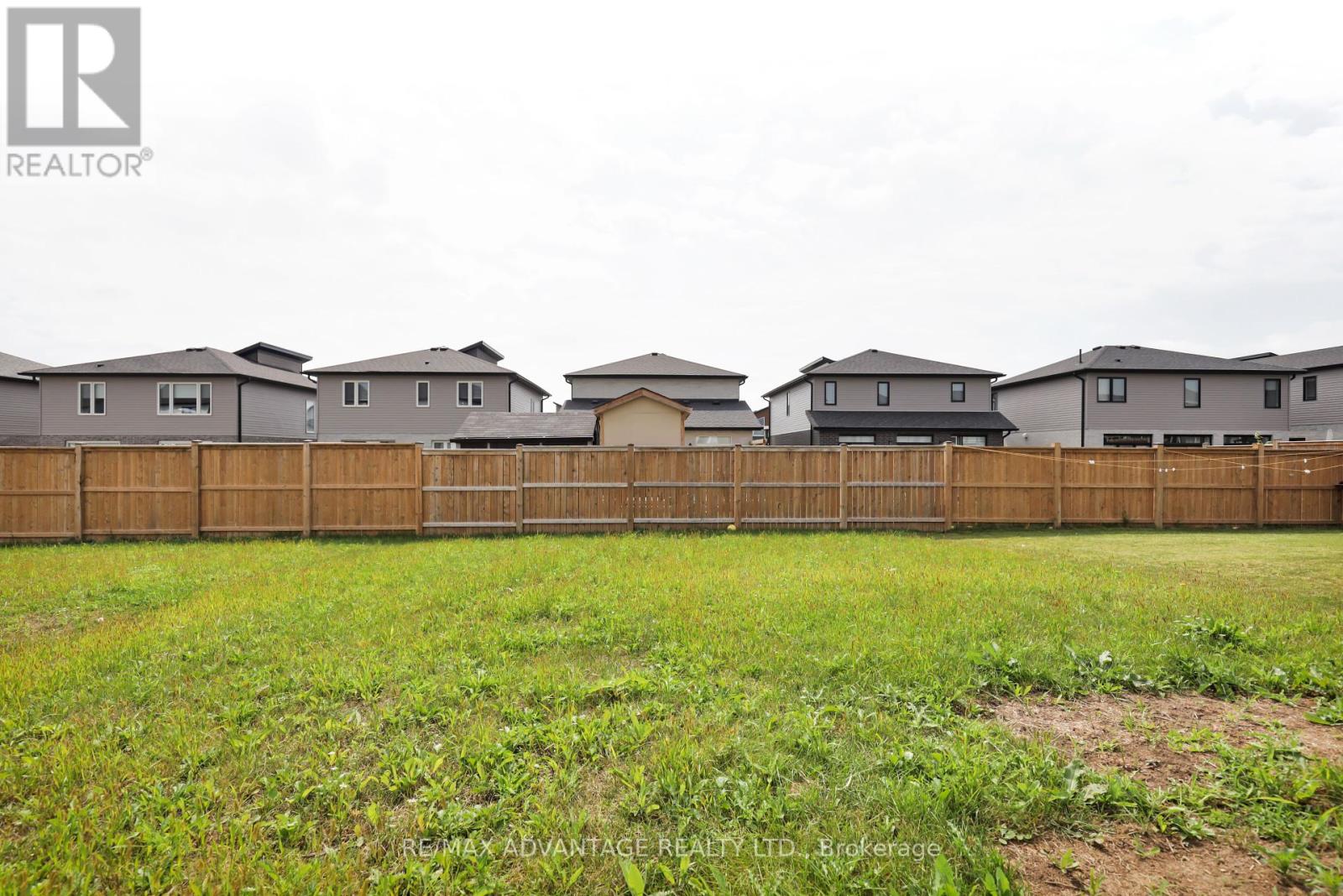 3038 Heardcreek Trail, London North, Ontario  N6G 2S7 - Photo 6 - X12338419