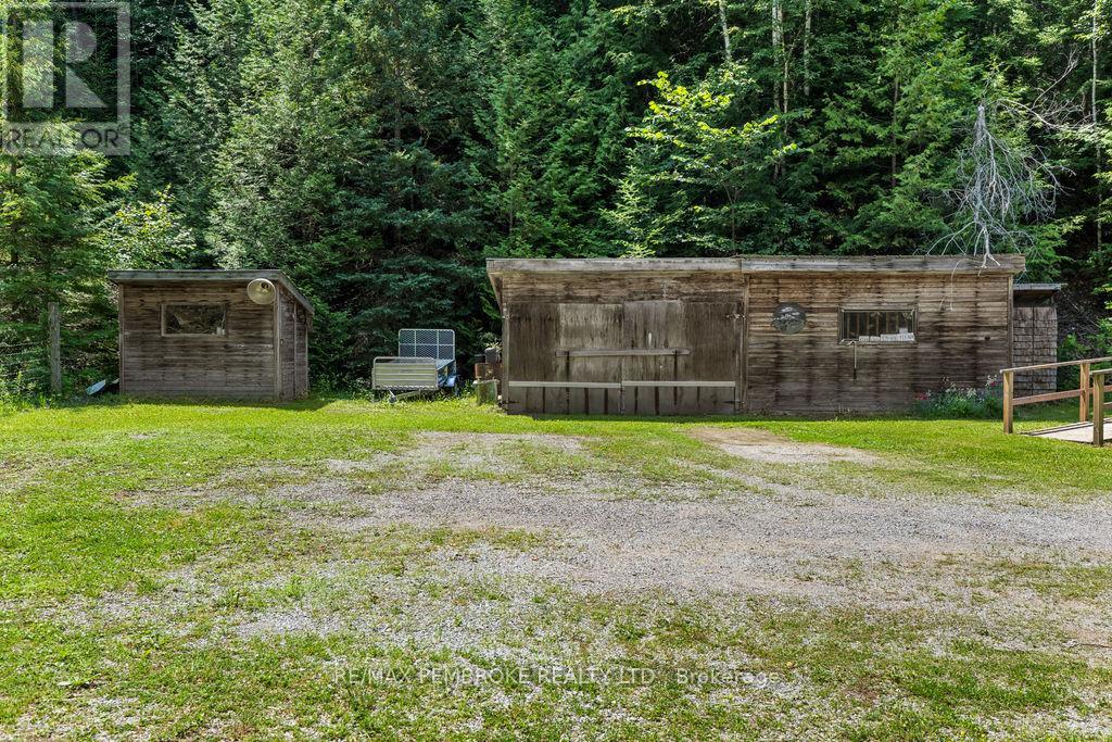 194 Klondike Road, Bonnechere Valley, Ontario  K0J 1T0 - Photo 10 - X12338421