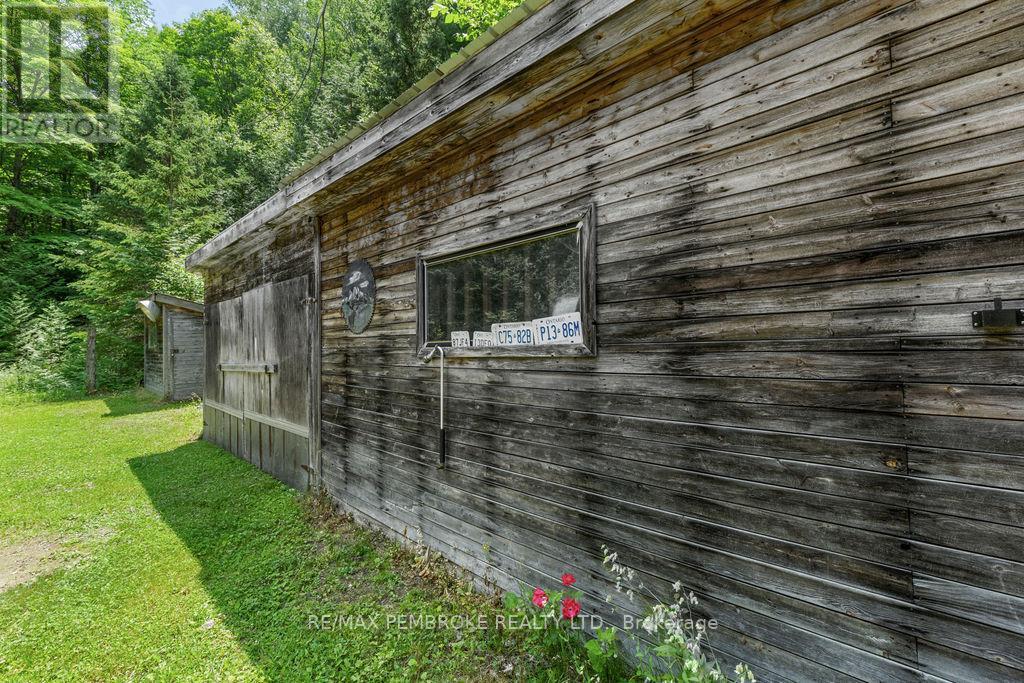 194 Klondike Road, Bonnechere Valley, Ontario  K0J 1T0 - Photo 11 - X12338421