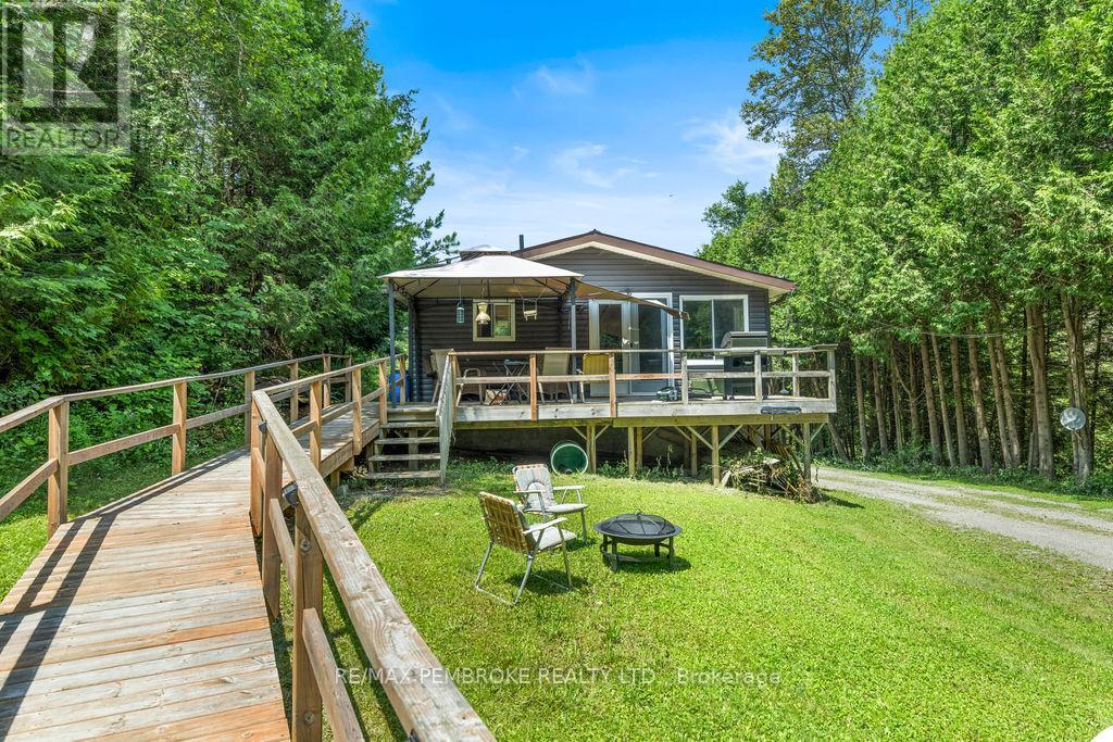 194 Klondike Road, Bonnechere Valley, Ontario  K0J 1T0 - Photo 12 - X12338421