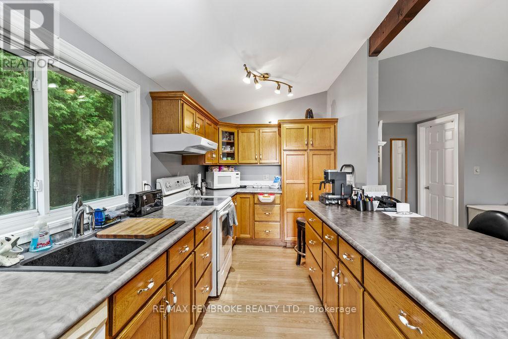 194 Klondike Road, Bonnechere Valley, Ontario  K0J 1T0 - Photo 19 - X12338421