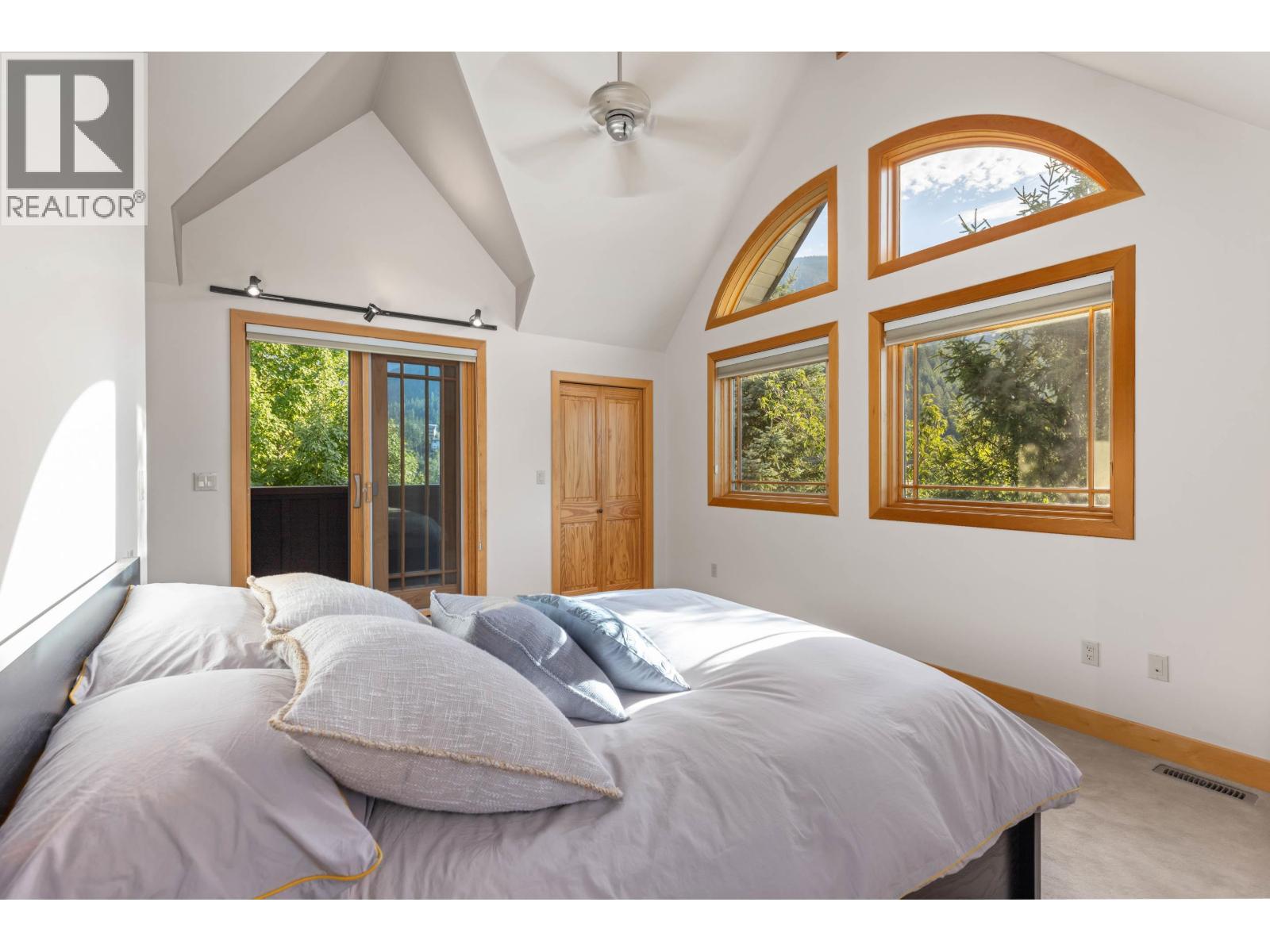 1360 Collins Road, Pemberton, British Columbia  V0N 2L0 - Photo 21 - R3036008