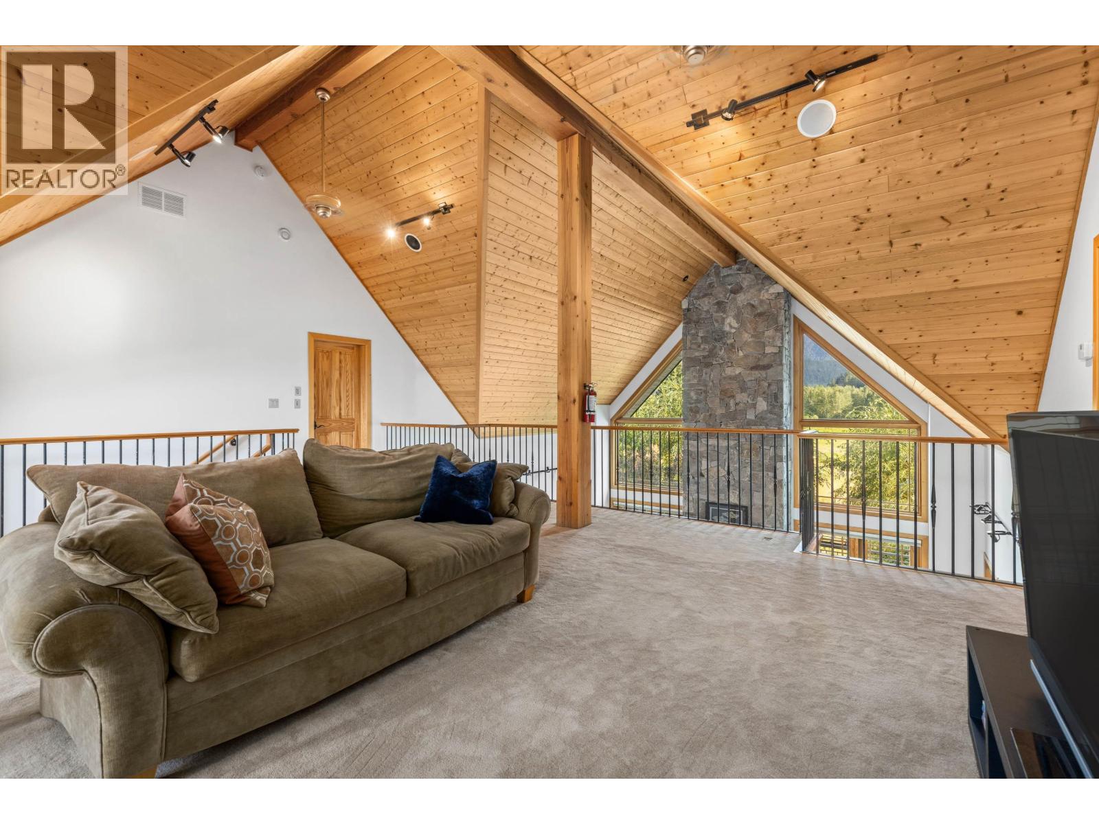 1360 Collins Road, Pemberton, British Columbia  V0N 2L0 - Photo 23 - R3036008