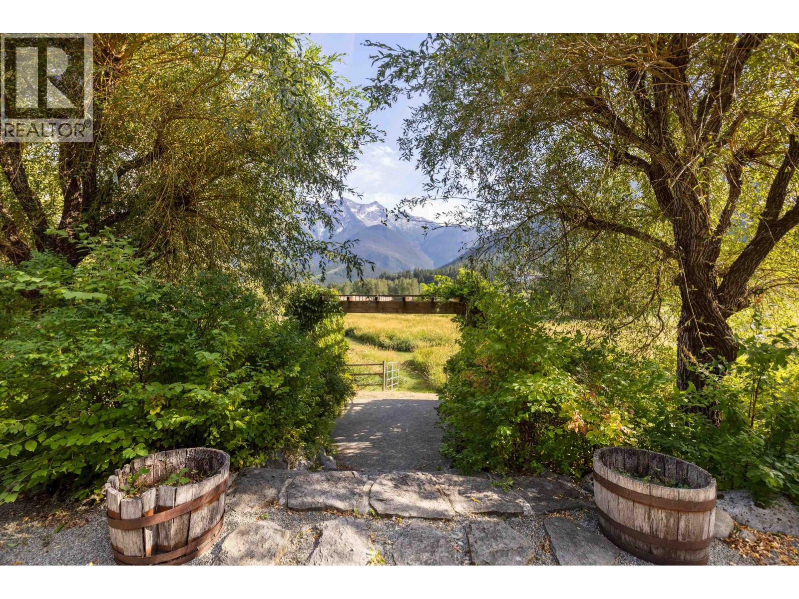 1360 Collins Road, Pemberton, British Columbia  V0N 2L0 - Photo 32 - R3036008