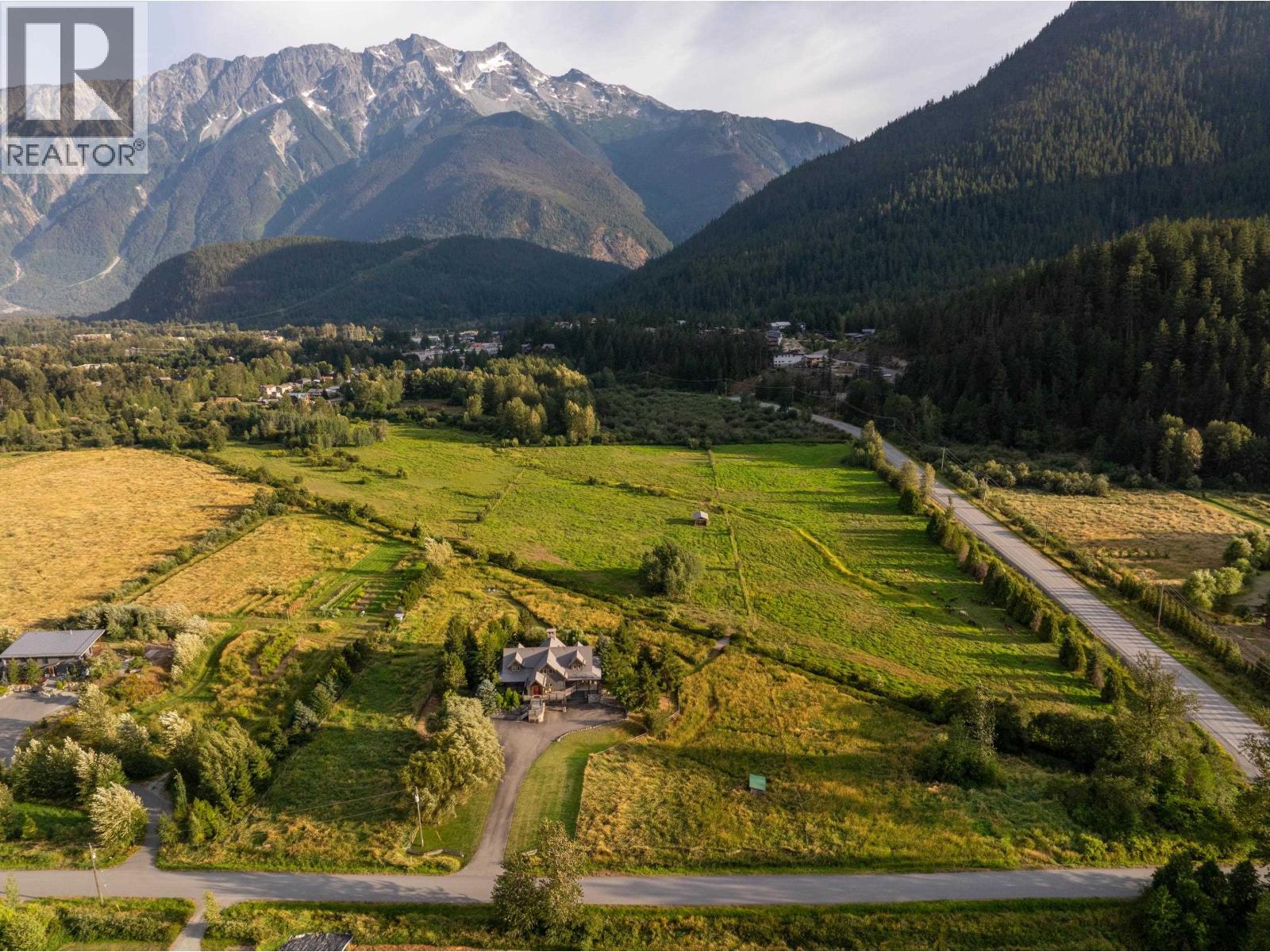 1360 Collins Road, Pemberton, British Columbia  V0N 2L0 - Photo 37 - R3036008