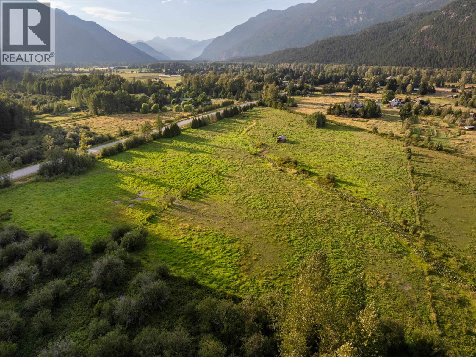 1360 Collins Road, Pemberton, British Columbia  V0N 2L0 - Photo 38 - R3036008