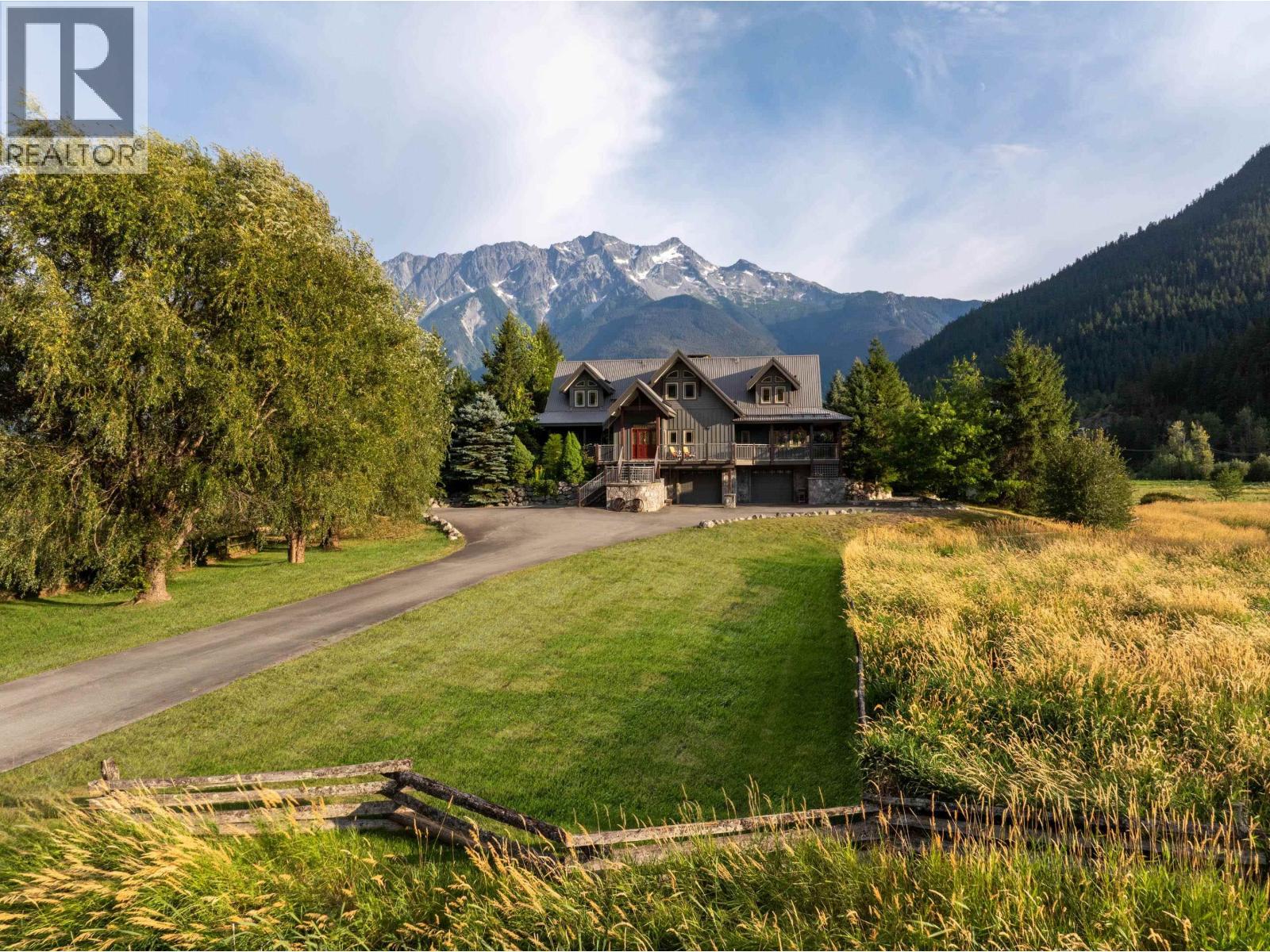 1360 Collins Road, Pemberton, British Columbia  V0N 2L0 - Photo 39 - R3036008