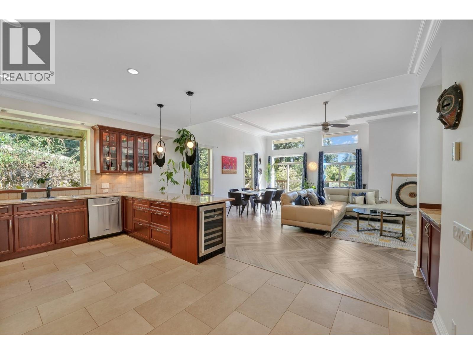 Property at 1321 HILLCREST ROAD image 4