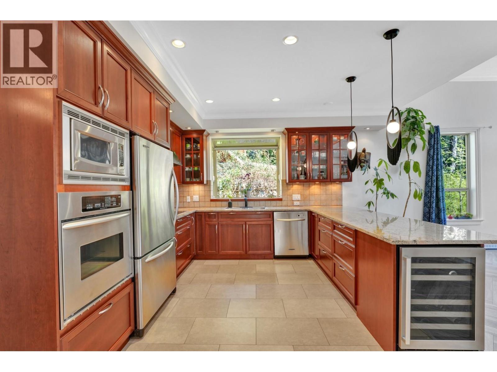 Property at 1321 HILLCREST ROAD image 5