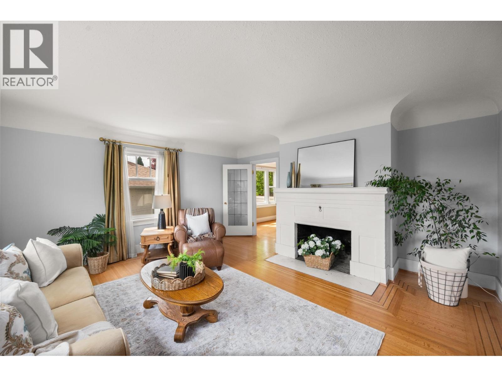 1509 Sixth Avenue, New Westminster, British Columbia  V3M 2C5 - Photo 2 - R3036085