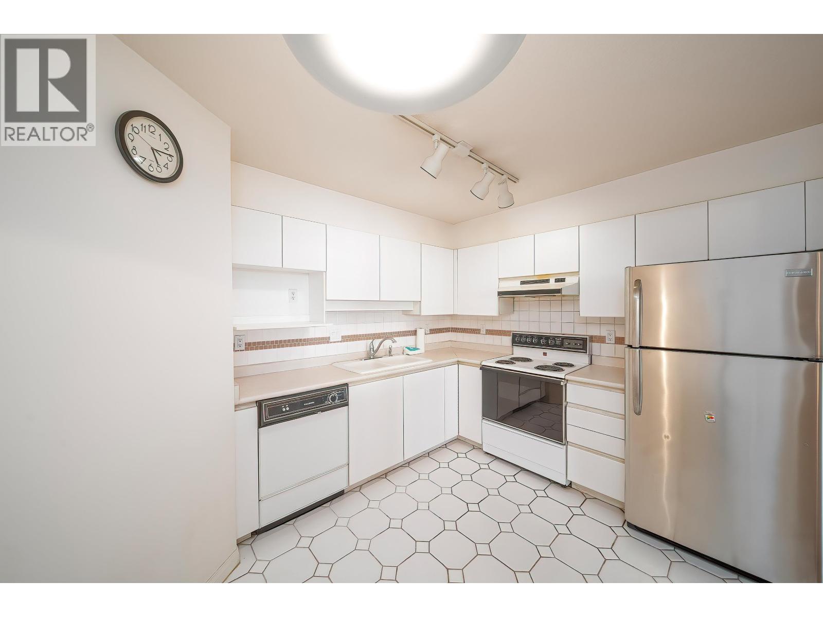1002 1235 Quayside Drive, New Westminster, British Columbia  V3M 6J5 - Photo 12 - R3028216