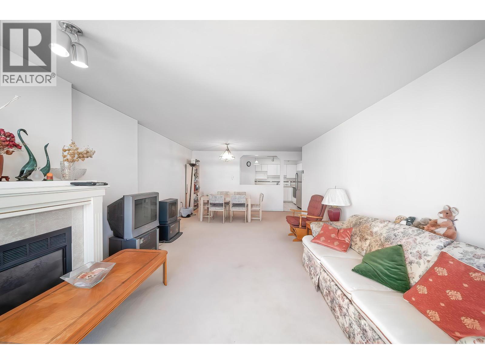 1002 1235 Quayside Drive, New Westminster, British Columbia  V3M 6J5 - Photo 3 - R3028216
