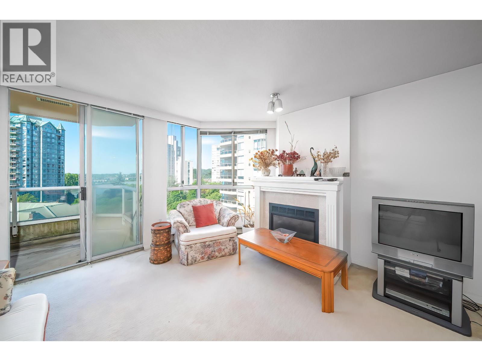 1002 1235 Quayside Drive, New Westminster, British Columbia  V3M 6J5 - Photo 4 - R3028216