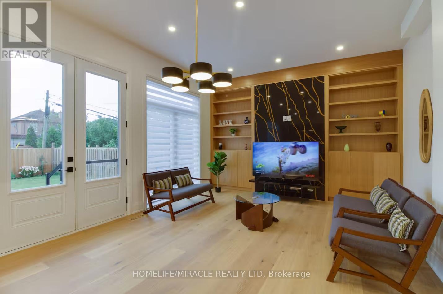Property at 10 STAMFORD SQUARE S image 5