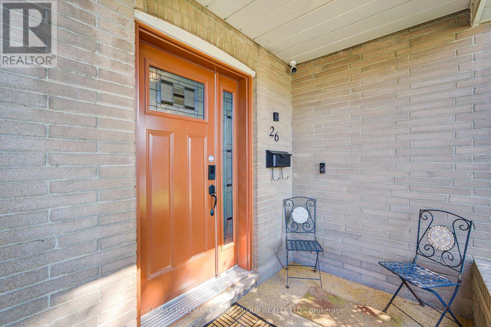 26 Gregory Street, Brampton, Ontario  L6Y 1G1 - Photo 5 - W12326257