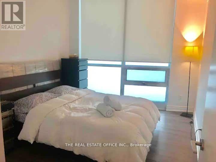 3802 - 219 Fort York Boulevard, Toronto, Ontario  M5V 1B1 - Photo 8 - C12338456