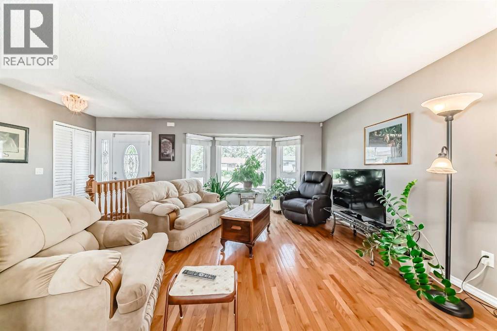 Property at 32 Radcliffe Bay SE image 5