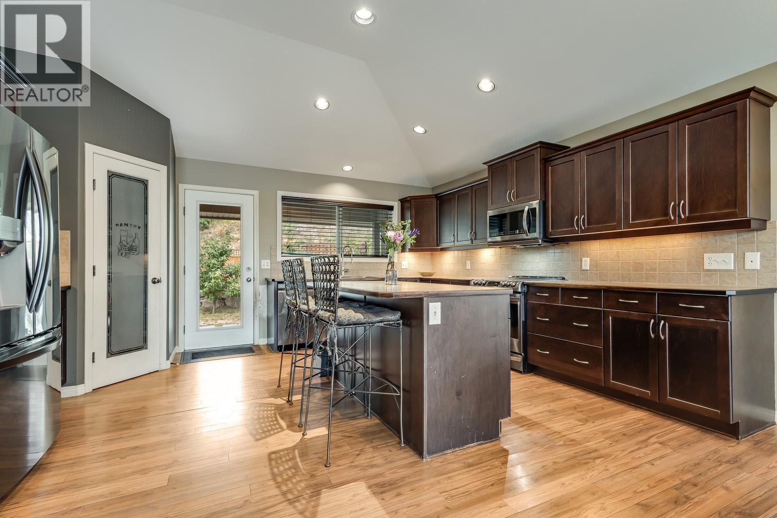Property at 2916 Bentley Road image 2