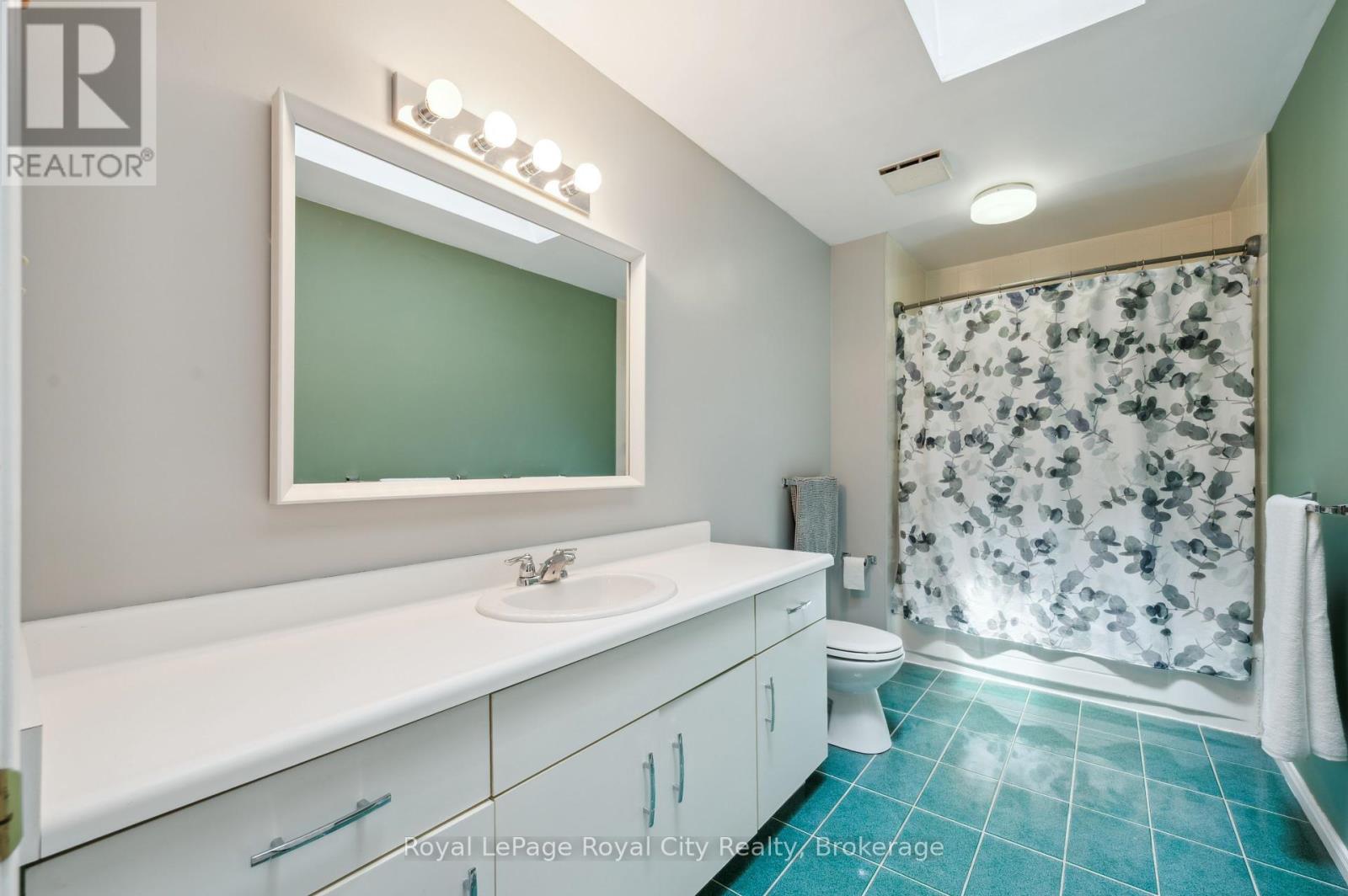 21 Marilyn Drive, Guelph, Ontario  N1H 1G9 - Photo 17 - X12338498