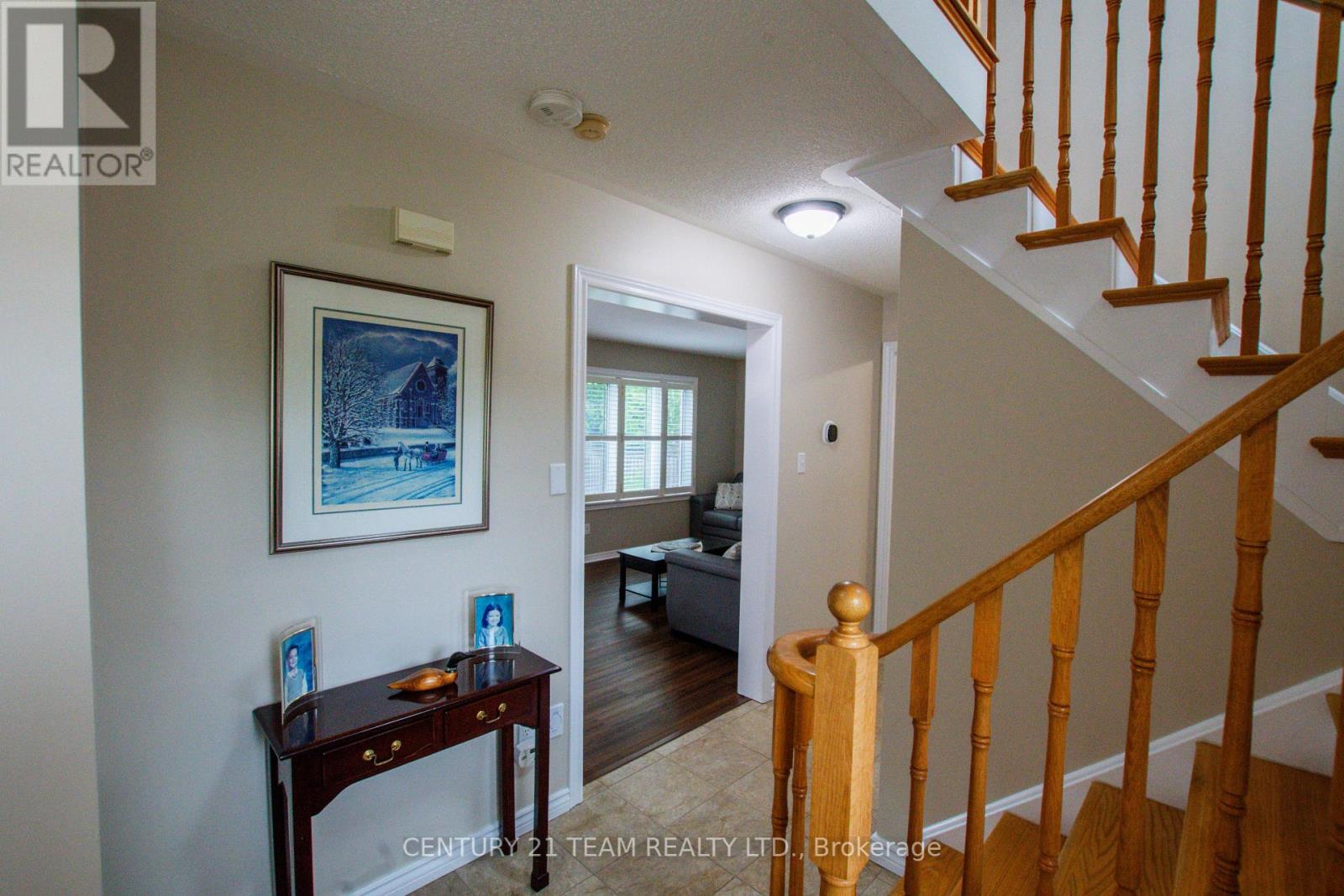 Property at 17 RUDDELL CRESCENT image 2