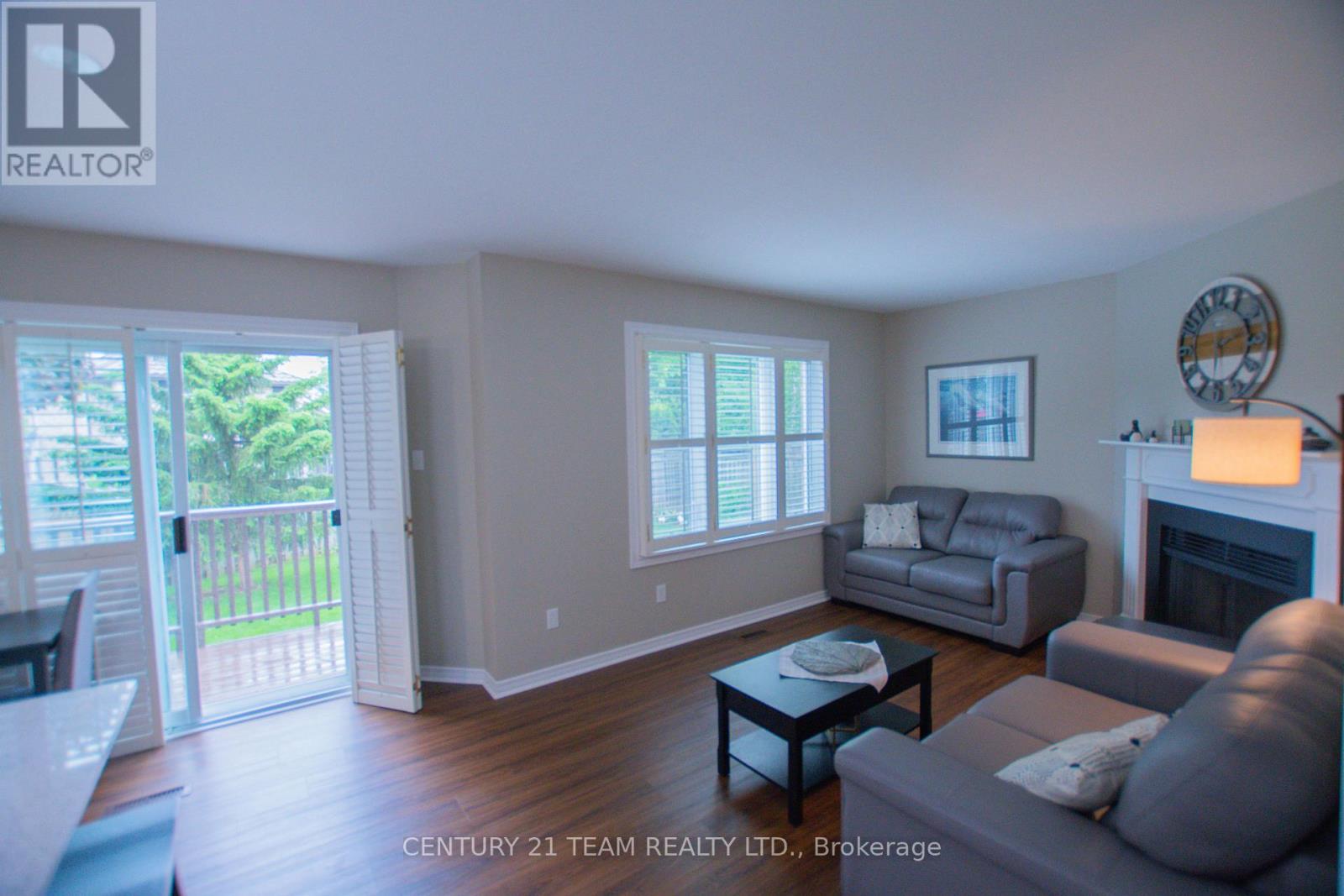Property at 17 RUDDELL CRESCENT image 3