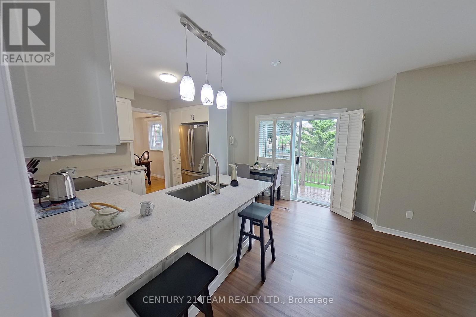 Property at 17 RUDDELL CRESCENT image 5
