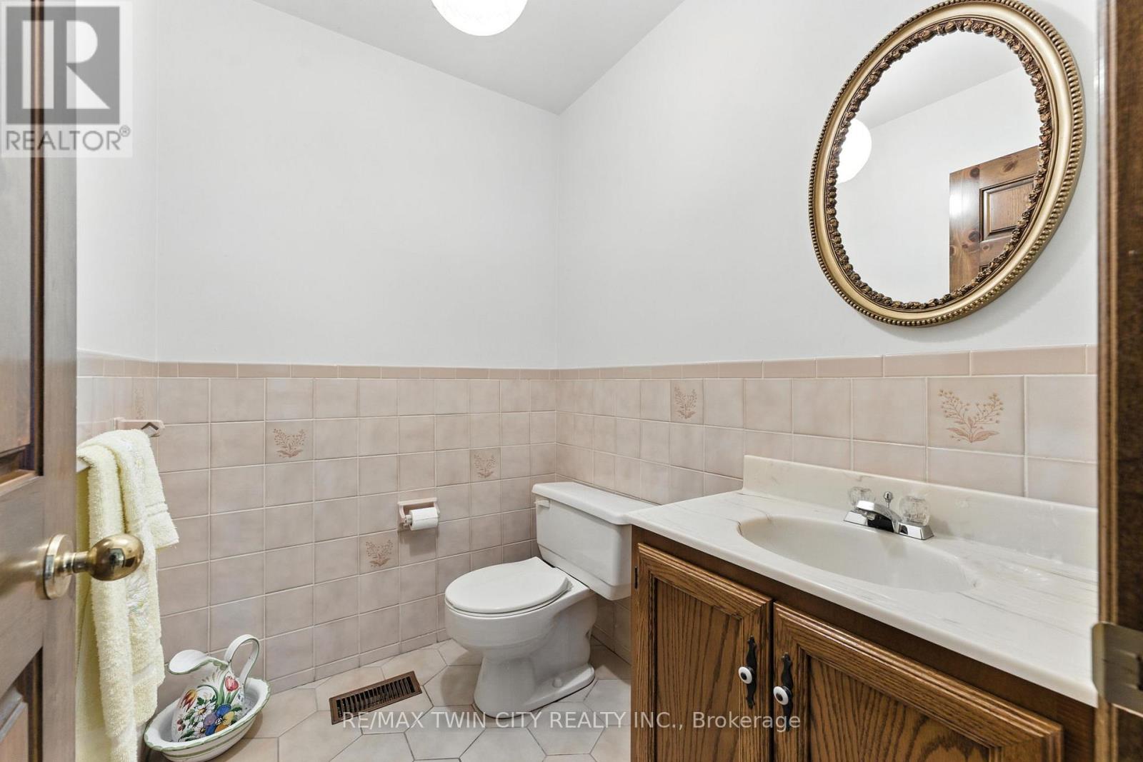 77 Glenwood Drive, Brantford, Ontario  N3S 7N1 - Photo 24 - X12338502