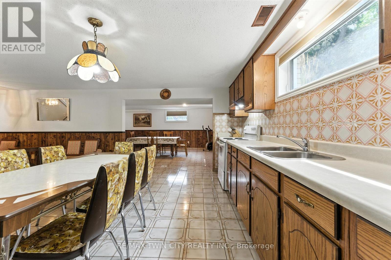 77 Glenwood Drive, Brantford, Ontario  N3S 7N1 - Photo 30 - X12338502