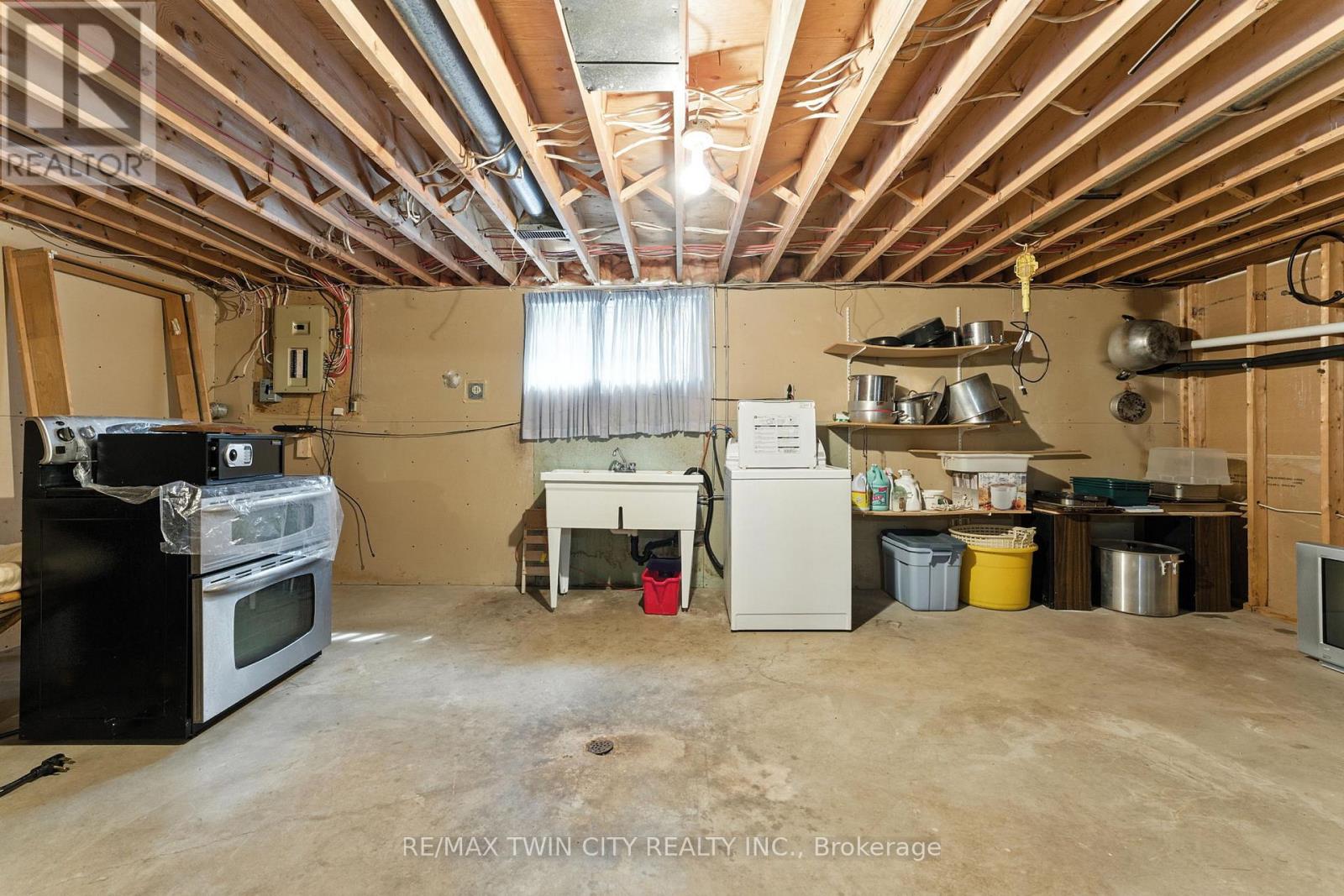 77 Glenwood Drive, Brantford, Ontario  N3S 7N1 - Photo 39 - X12338502