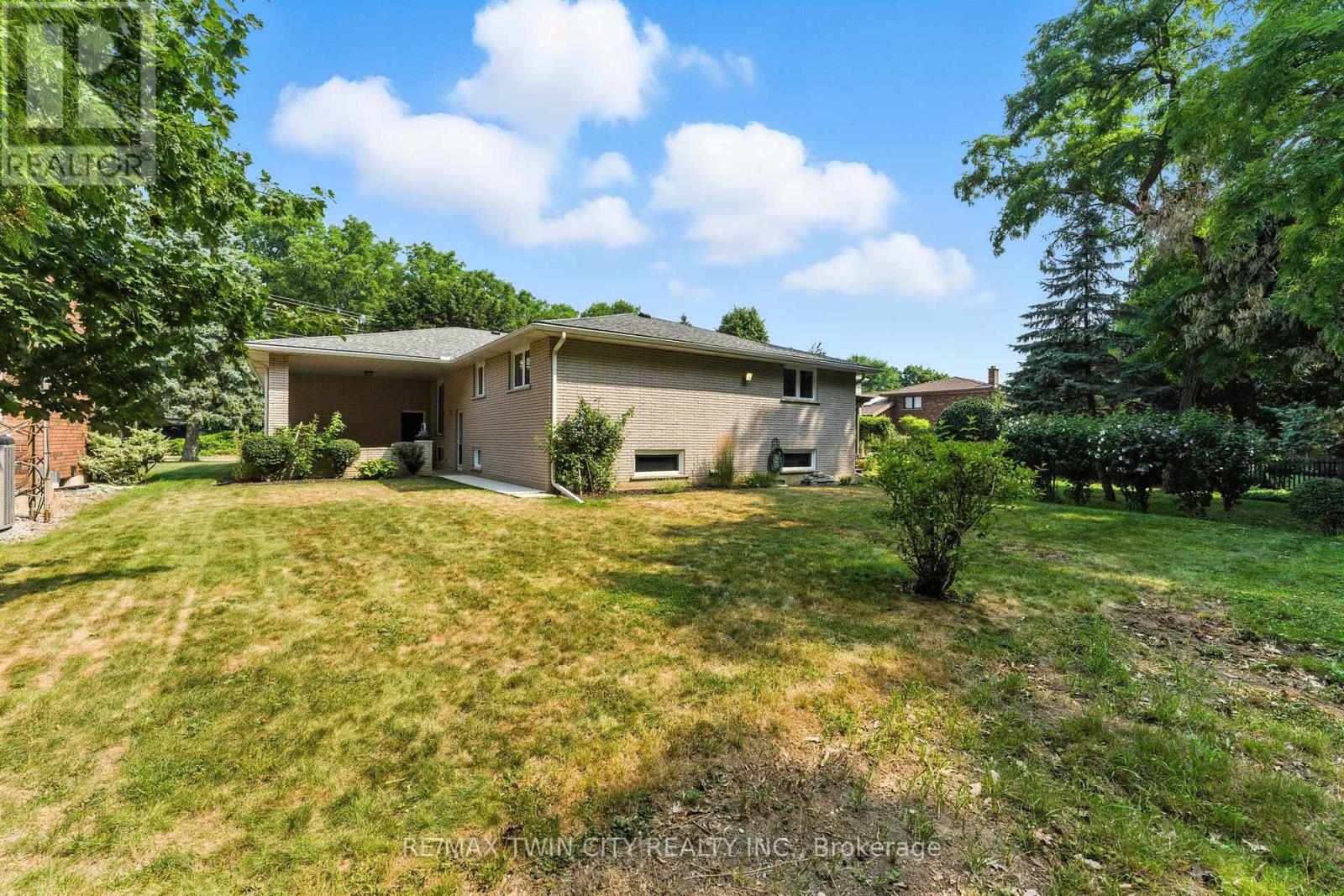 77 Glenwood Drive, Brantford, Ontario  N3S 7N1 - Photo 45 - X12338502