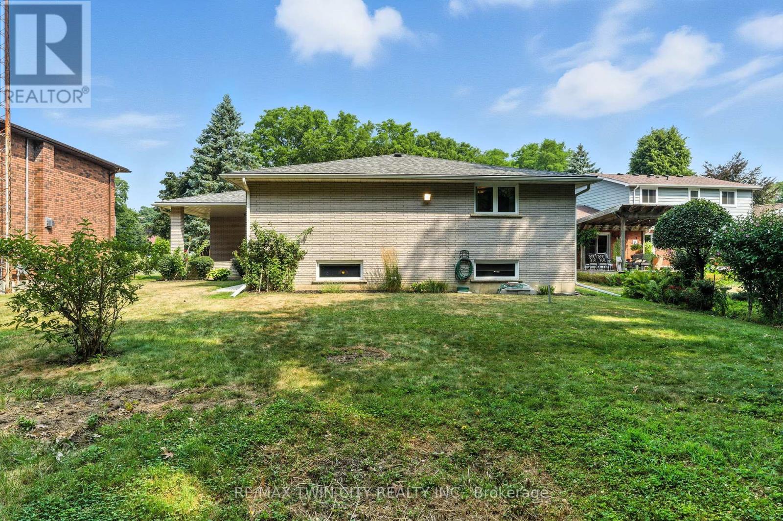 77 Glenwood Drive, Brantford, Ontario  N3S 7N1 - Photo 46 - X12338502