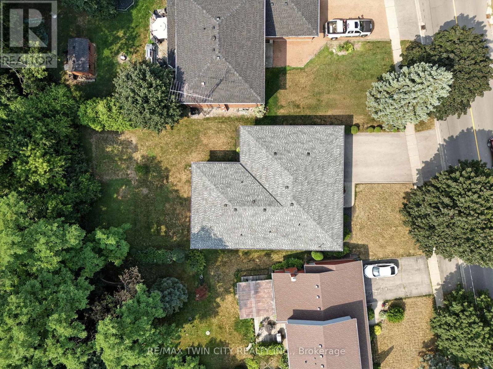 77 Glenwood Drive, Brantford, Ontario  N3S 7N1 - Photo 48 - X12338502