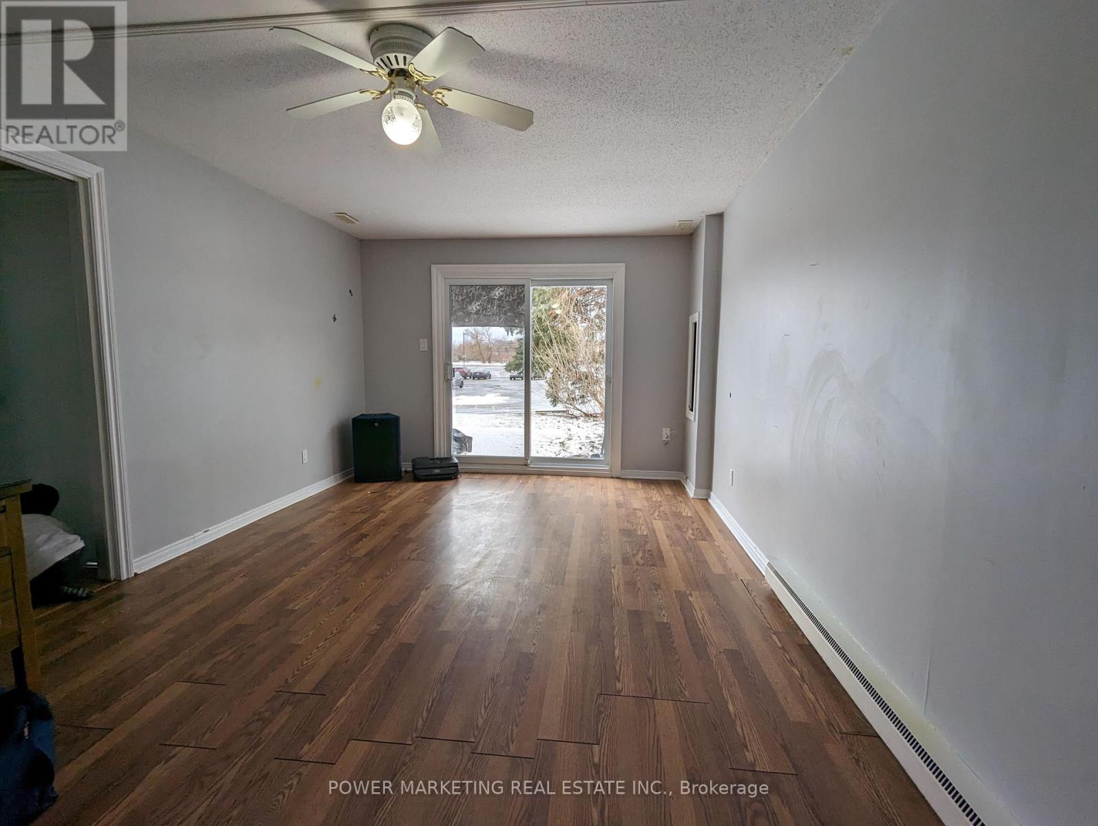 B - 81 Craig Henry Drive, Ottawa, Ontario  K2G 3S8 - Photo 2 - X12338524