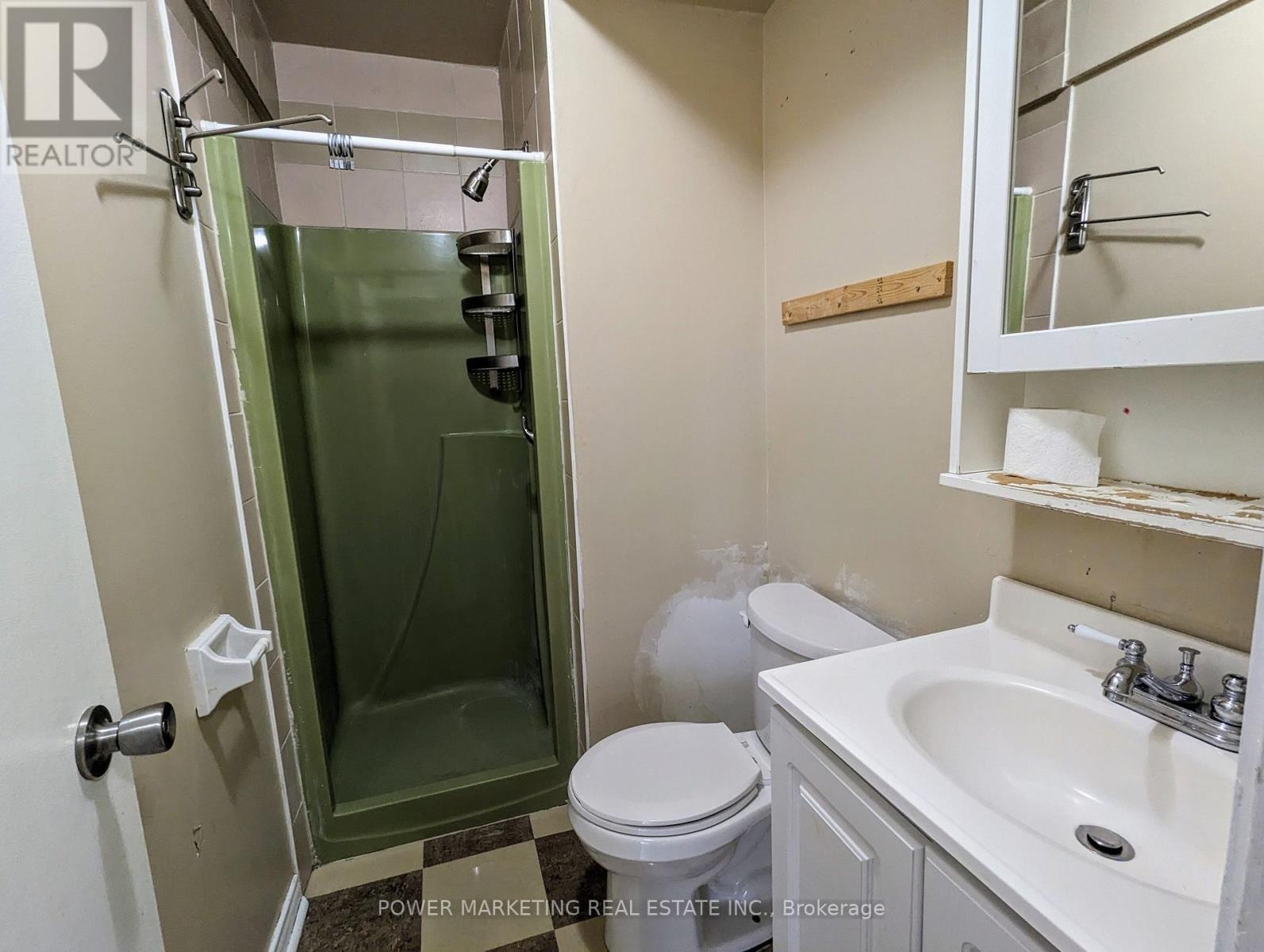 B - 81 Craig Henry Drive, Ottawa, Ontario  K2G 3S8 - Photo 5 - X12338524