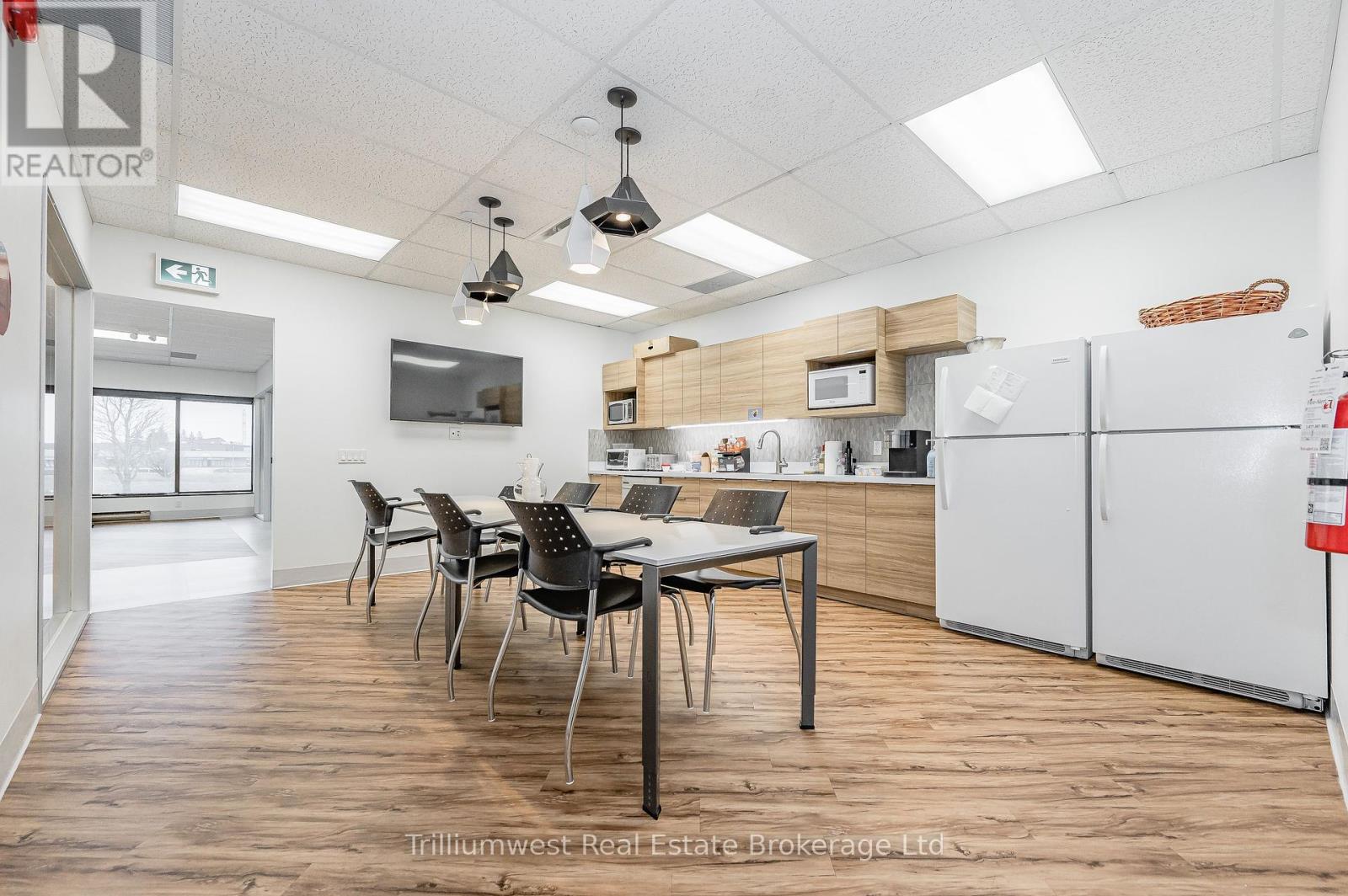 103 - 450 Speedvale Ave W Avenue, Guelph, Ontario  N1H 7Y6 - Photo 13 - X12338518