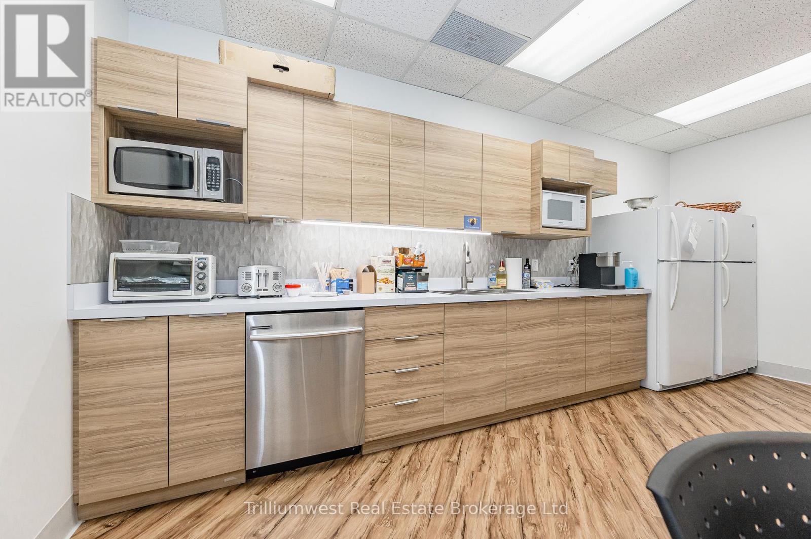 103 - 450 Speedvale Ave W Avenue, Guelph, Ontario  N1H 7Y6 - Photo 14 - X12338518