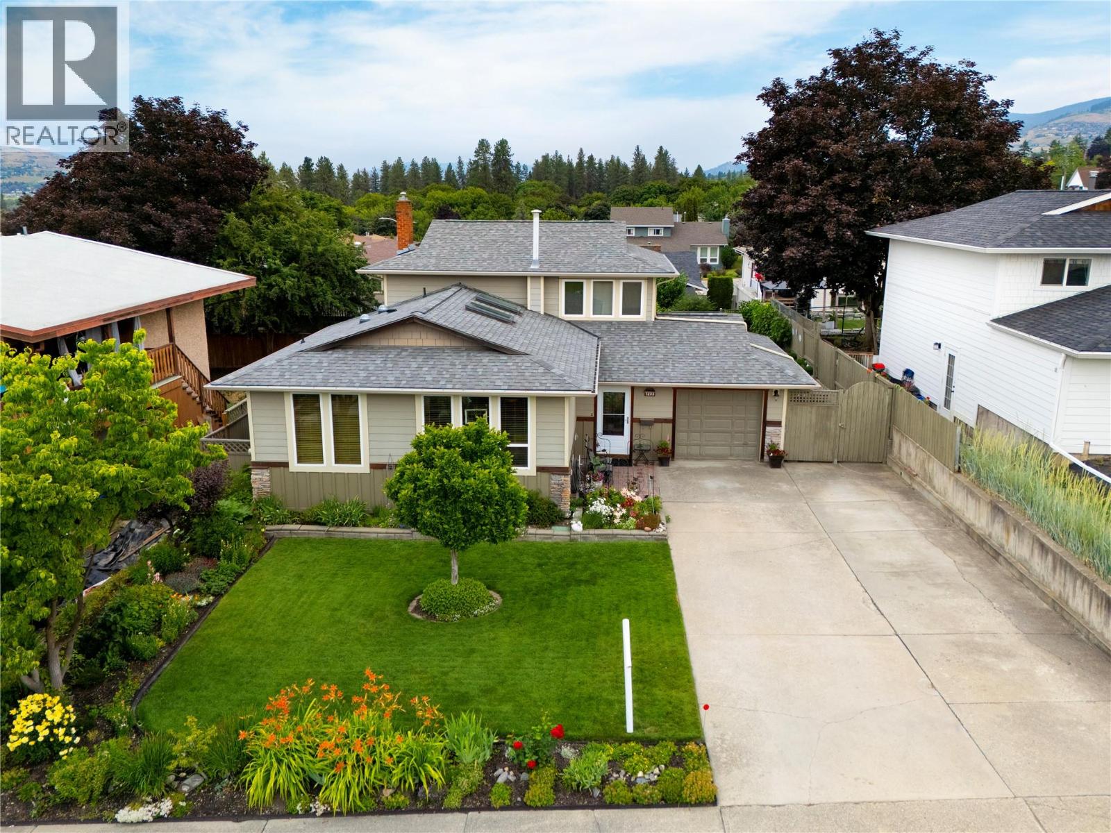 1203 41 Avenue, Vernon, British Columbia  V1T 8A6 - Photo 2 - 10353837